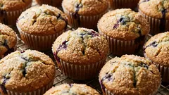 Muffin perfetti in 6 mosse: impasto semplice, cupola alta e tanta morbidezza